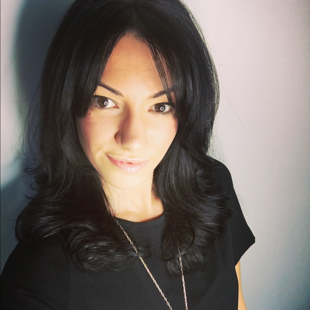 Meet your Posher, Cassandra